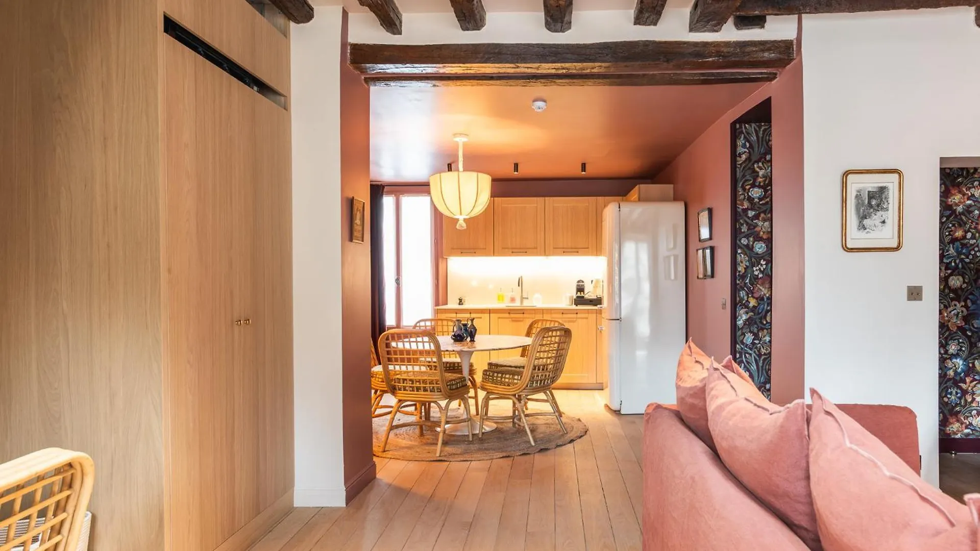 Maison La Boheme Montmartre - Studios & Apartments Paris 0*,