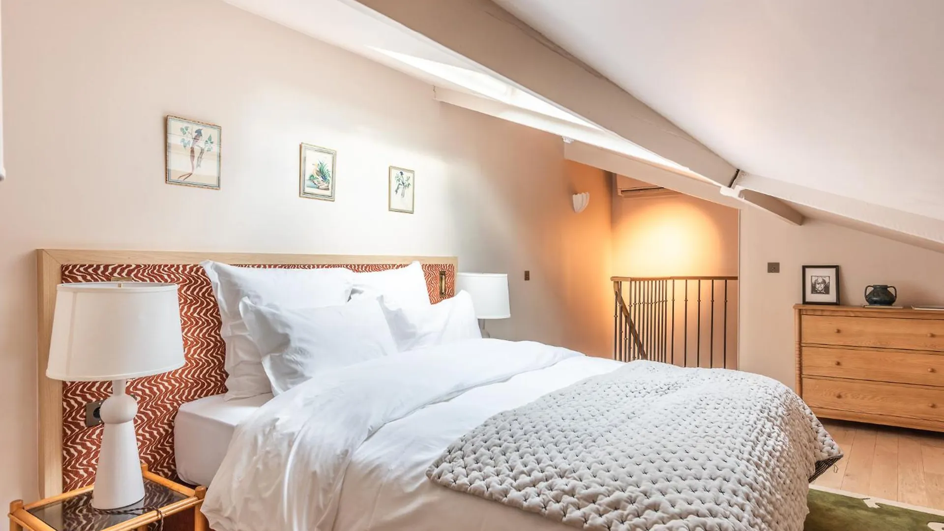 Aparthotel Maison La Boheme Montmartre - Studios & Apartments Paris France