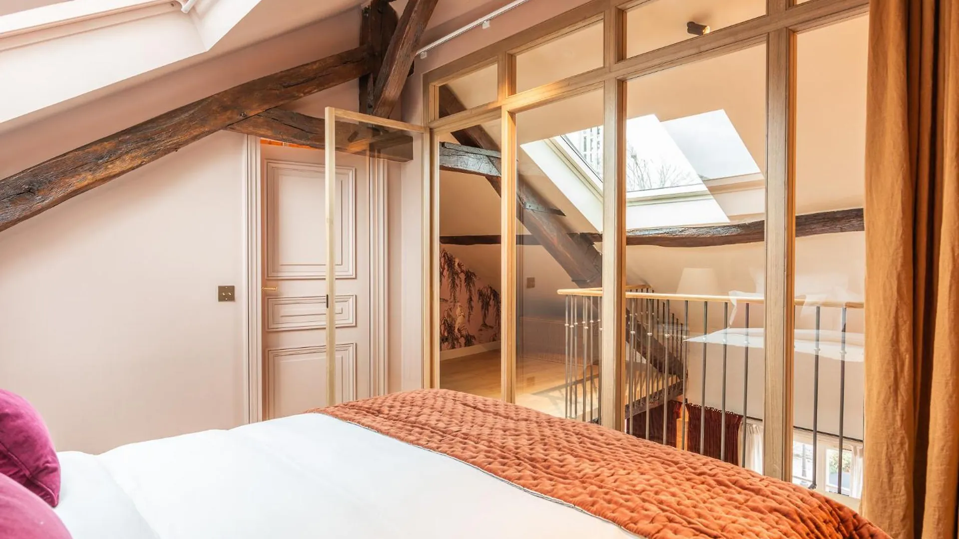 Maison La Boheme Montmartre - Studios & Apartments Paris Fransa