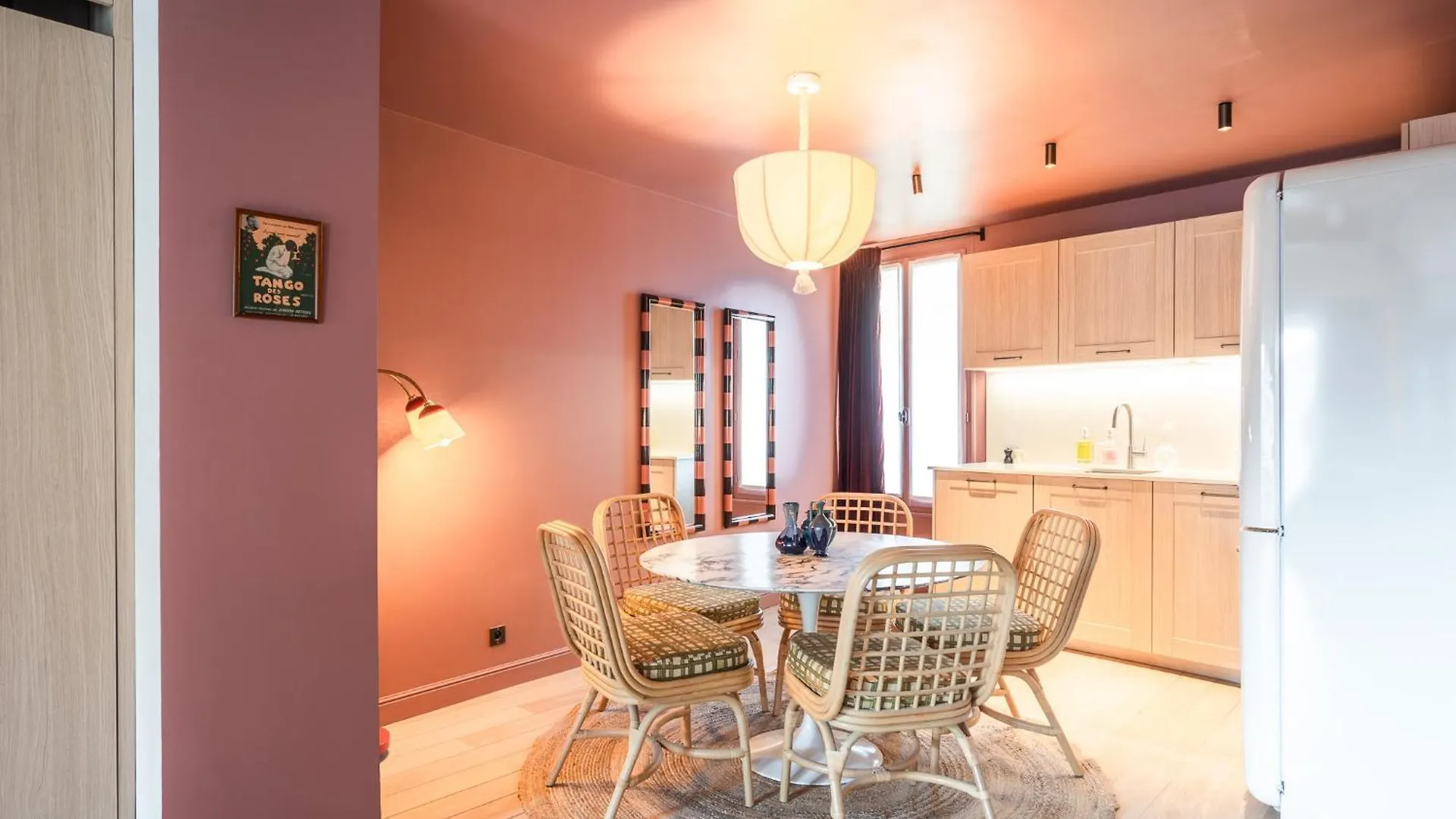 Maison La Boheme Montmartre - Studios & Apartments Paris Aparthotel