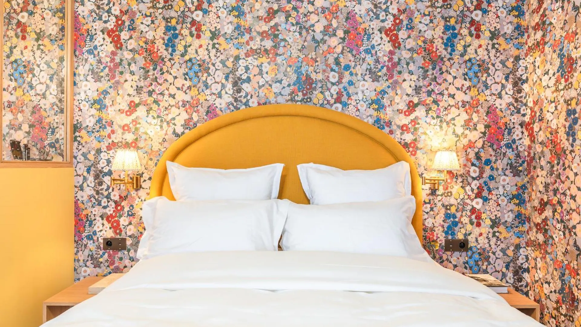Aparthotel Maison La Boheme Montmartre - Studios & Apartments Paris France
