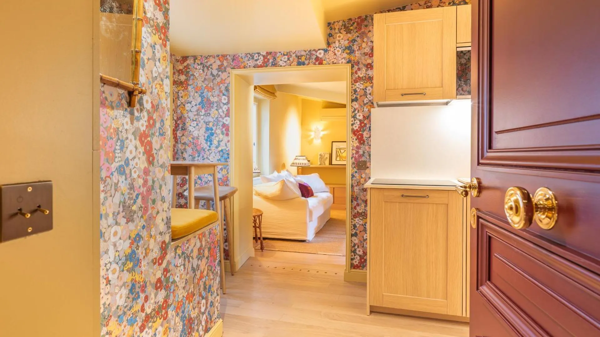 Maison La Boheme Montmartre - Studios & Apartments Paris France