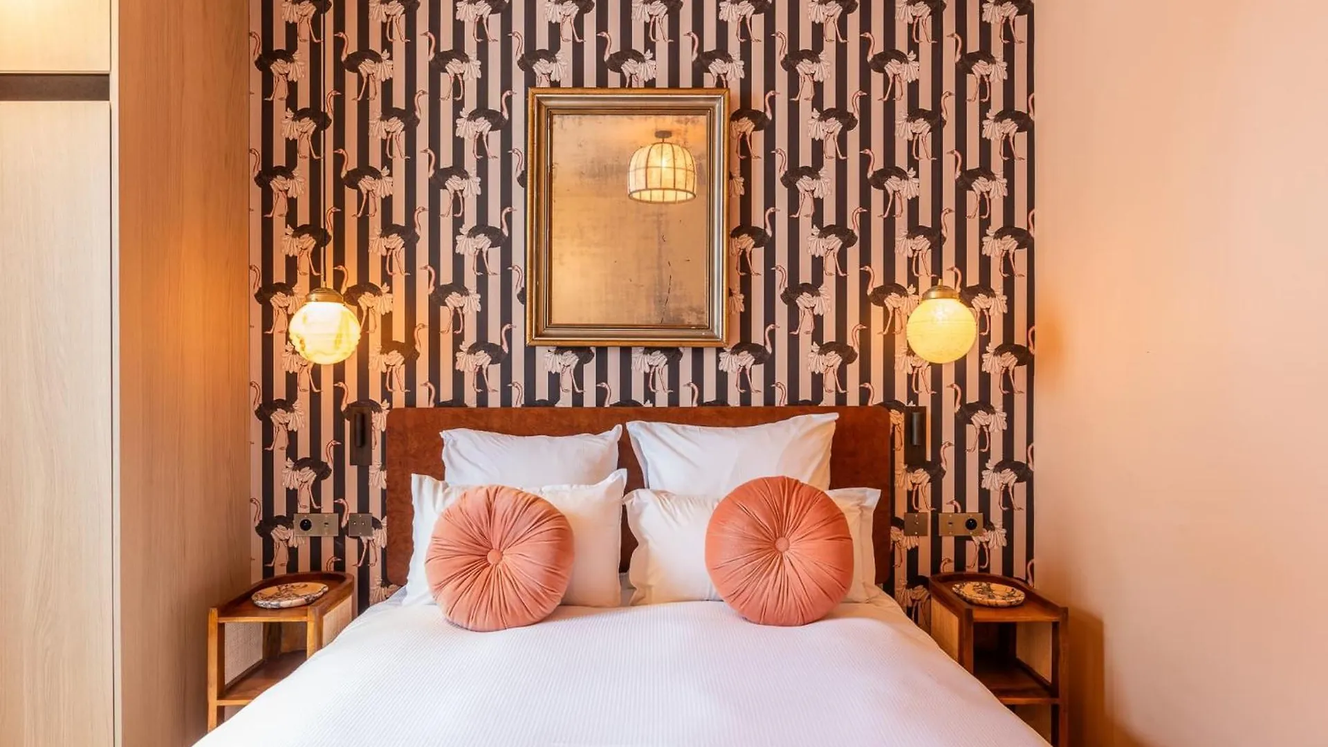 Maison La Boheme Montmartre - Studios & Apartments Paris France